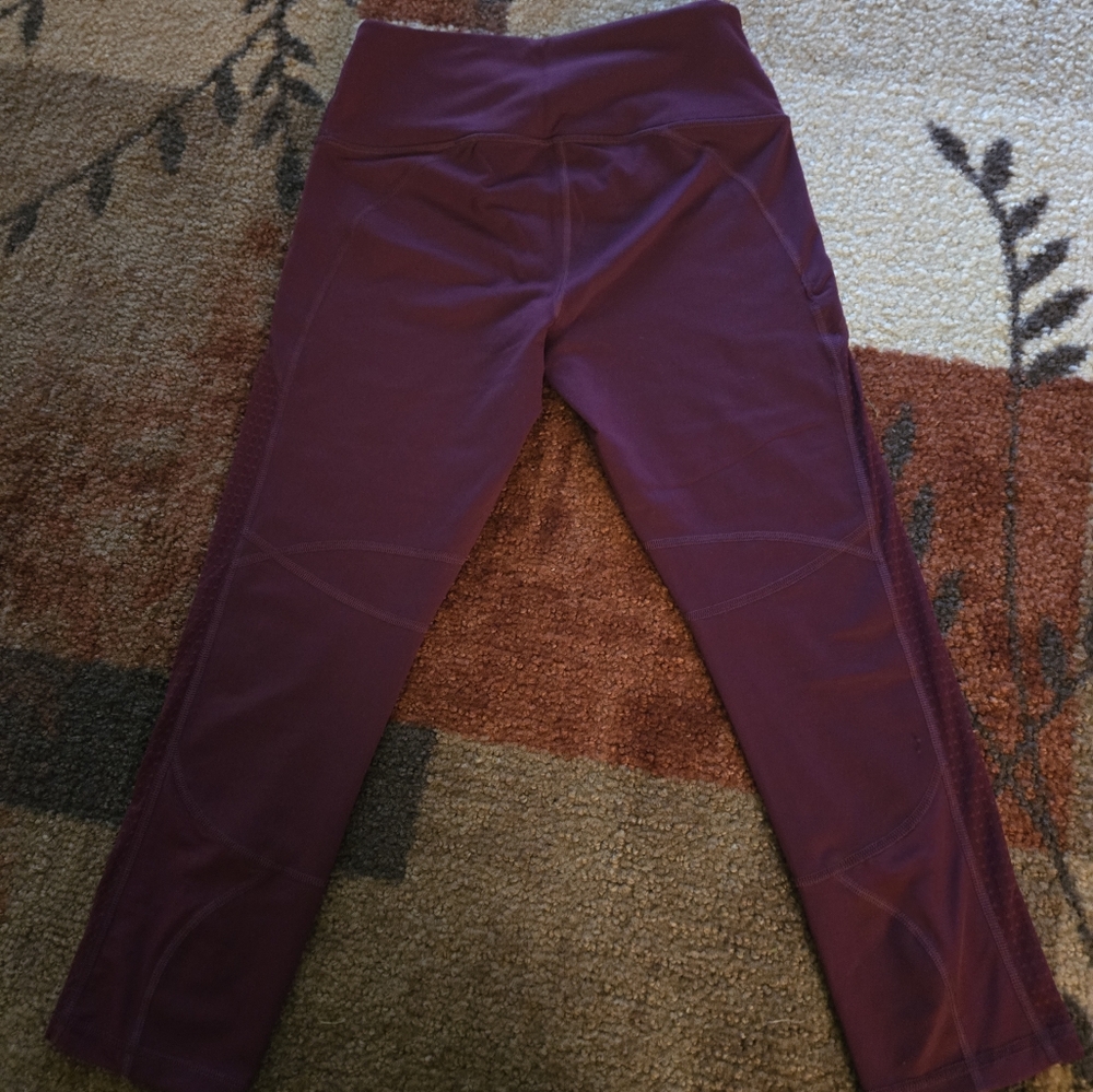 Victoria Secret "Knockout" Leggings Size Small